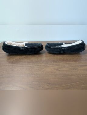 Women's Ugg Ansley Black Suede Shearling-Lined Moccasin Slippers